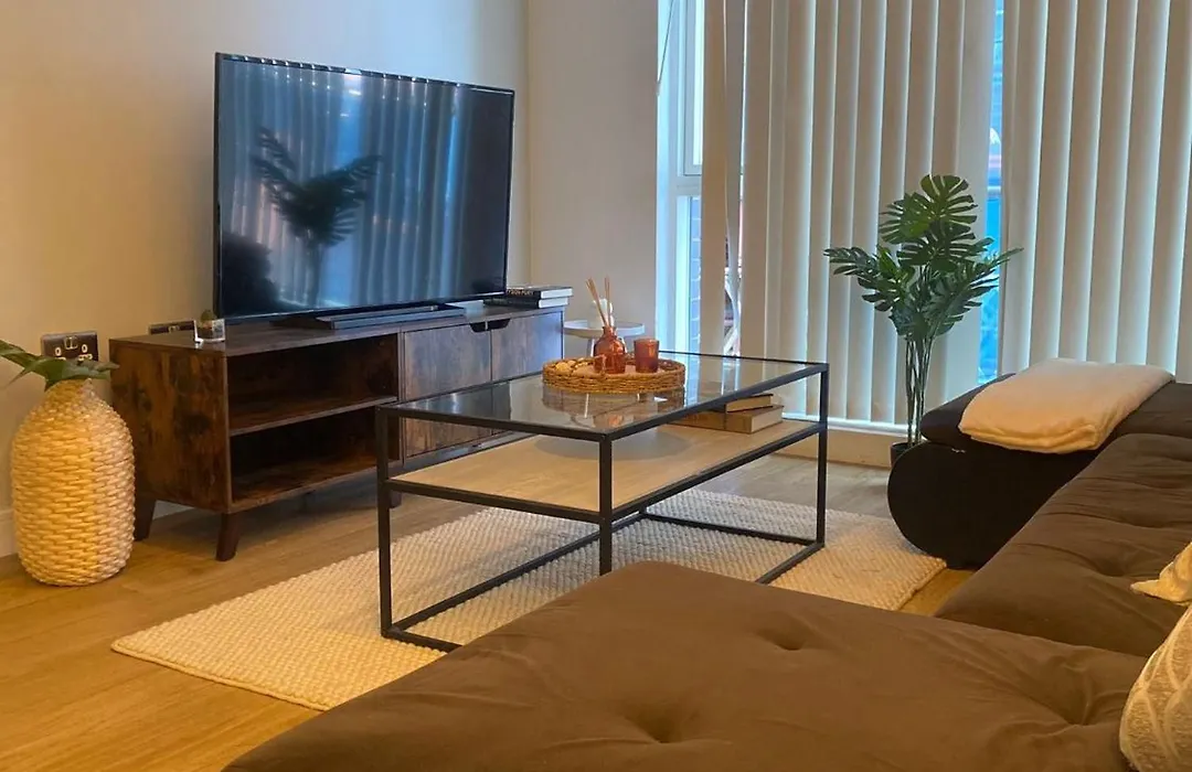 Spacious Central Manchester Apartment - Next To Ao Arena & Picadilly Station - Local Attractions - Free Parking-1